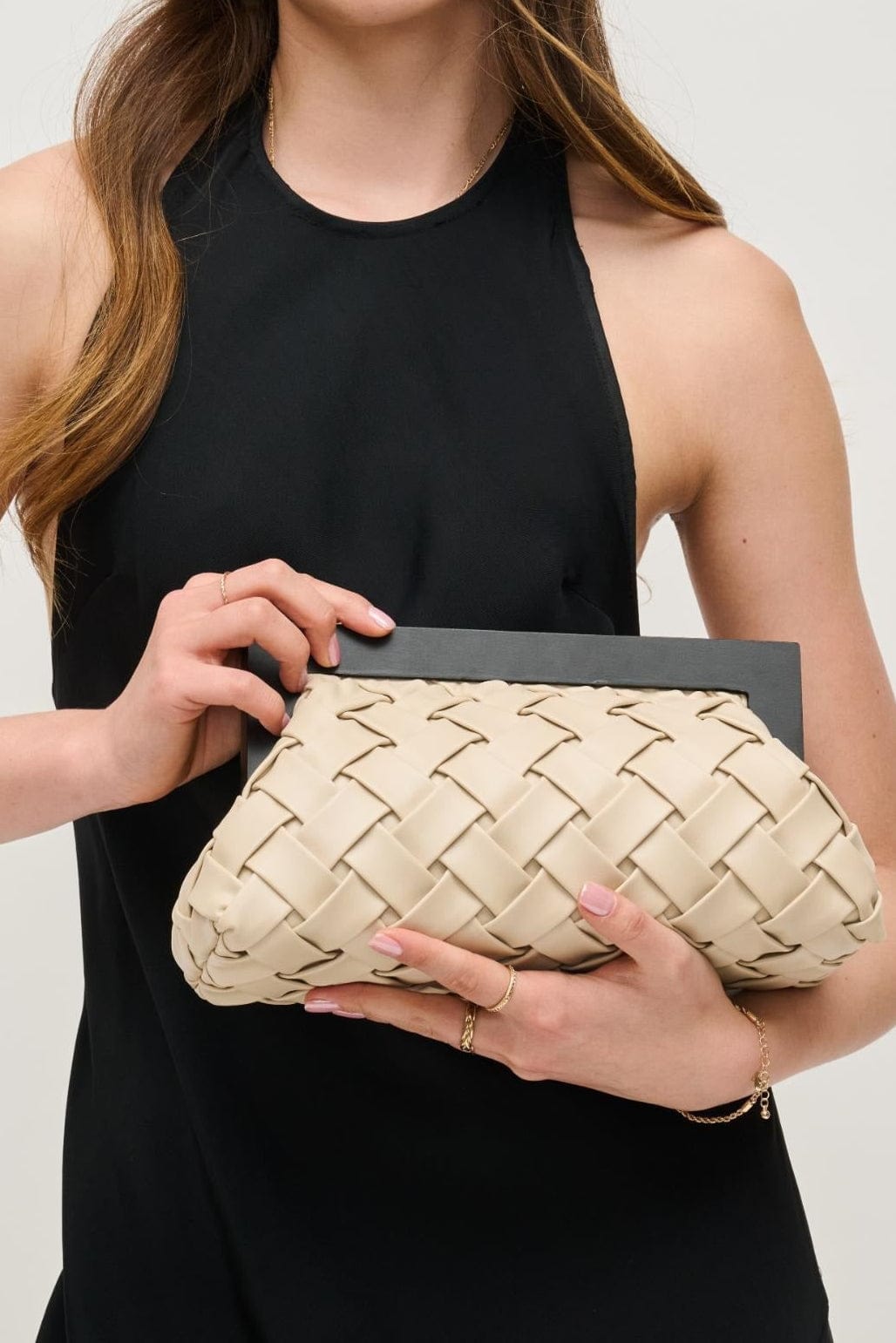 36262 Jamie Woven Clutch With Chain Strap - MiMi Wholesale