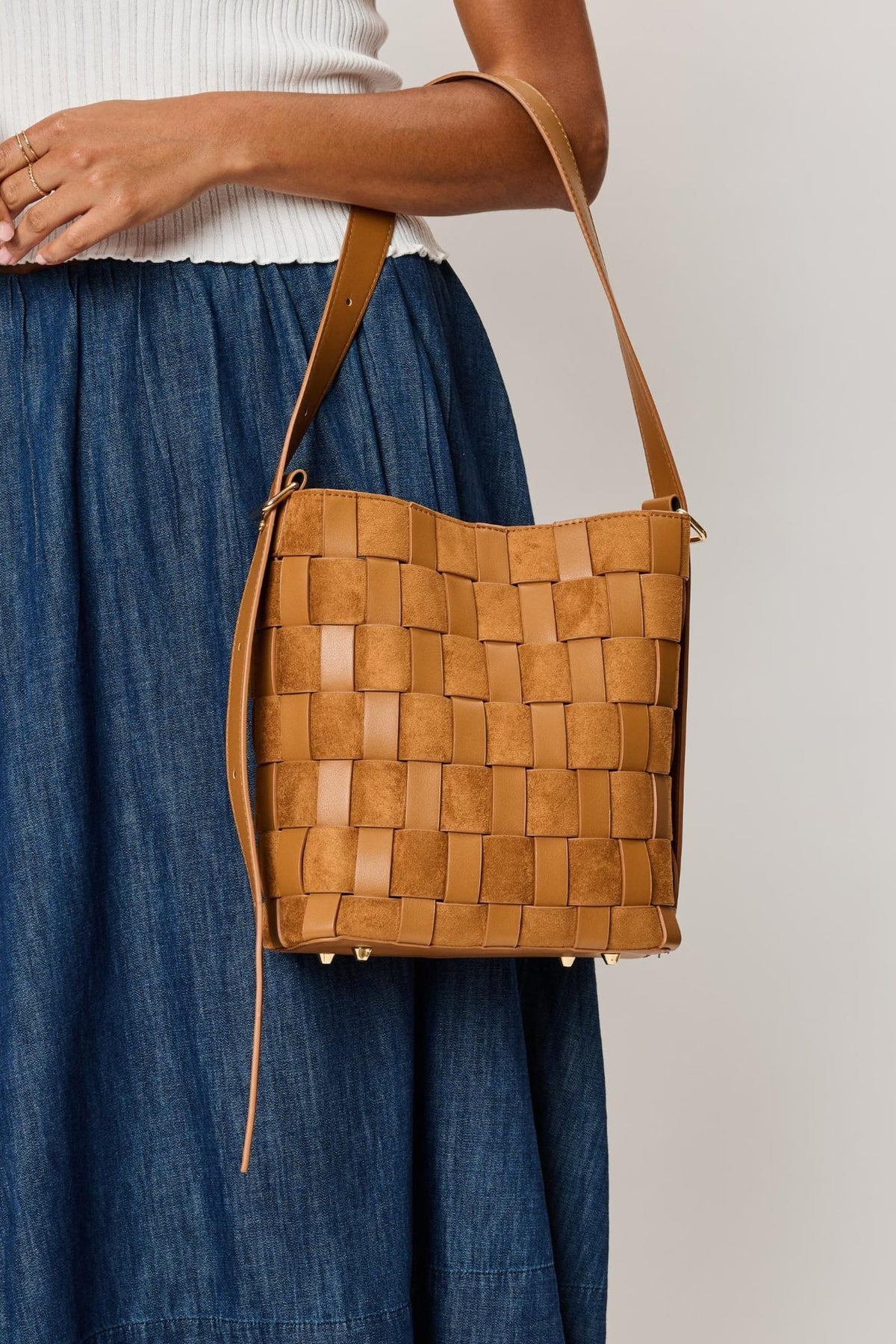 Moda Luxe 38684ML Tan bag styled on model, view 2