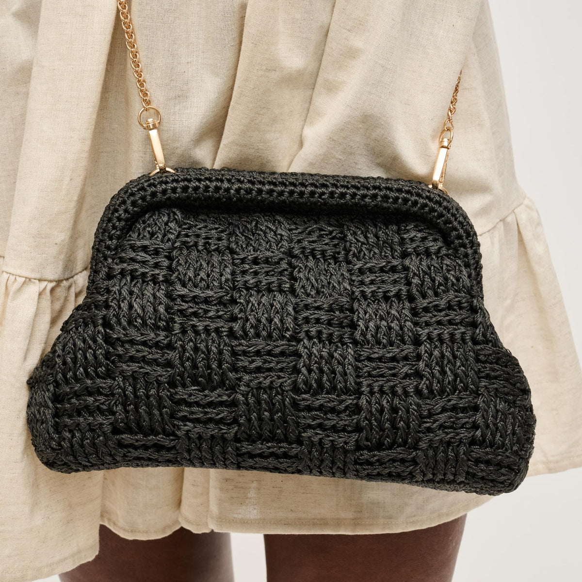 60275A Annie Straw Clutch Bag With Chain Strap - MiMi Wholesale