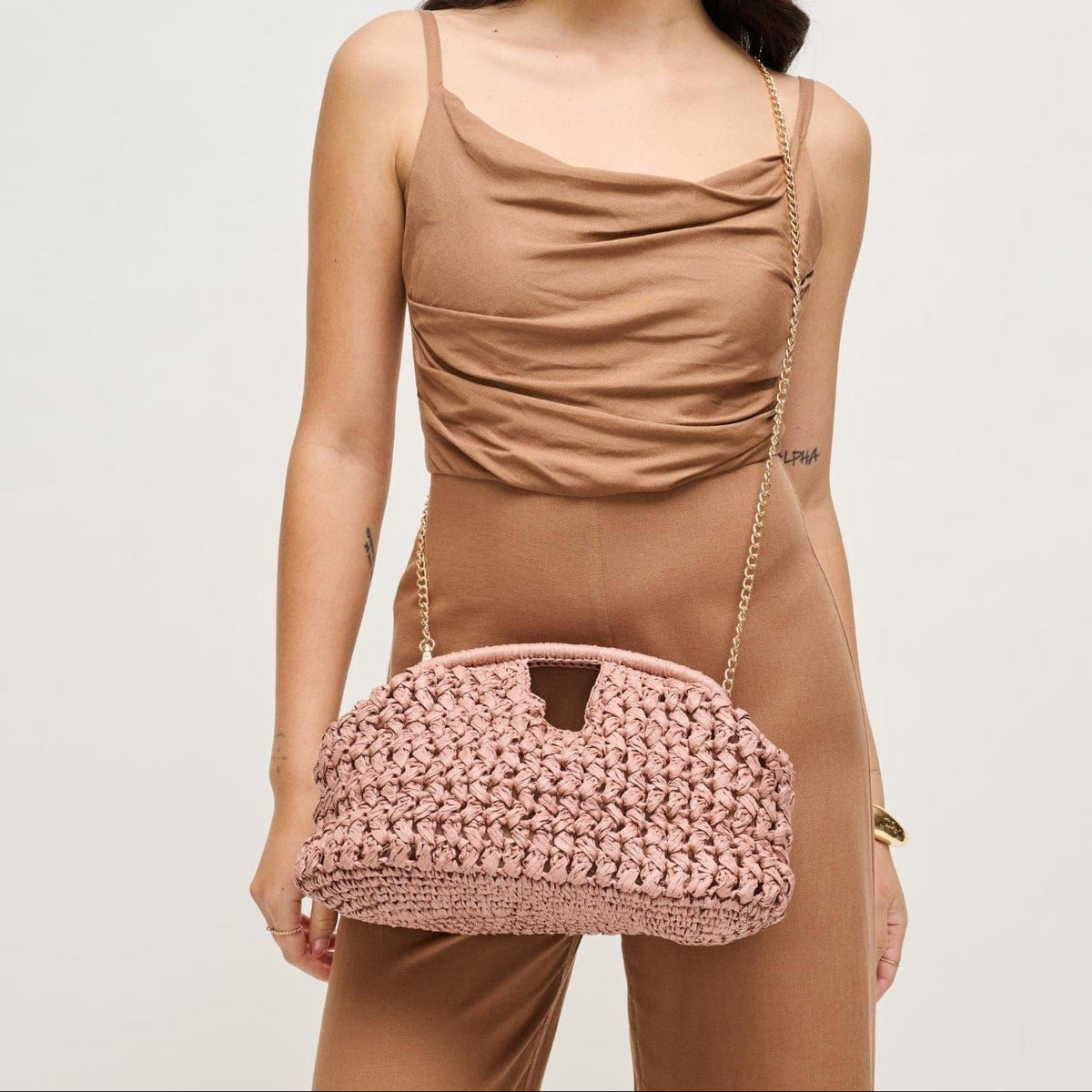 62428 Abigail Straw Crossbody/Clutch Bag With Chain Strap - MiMi Wholesale