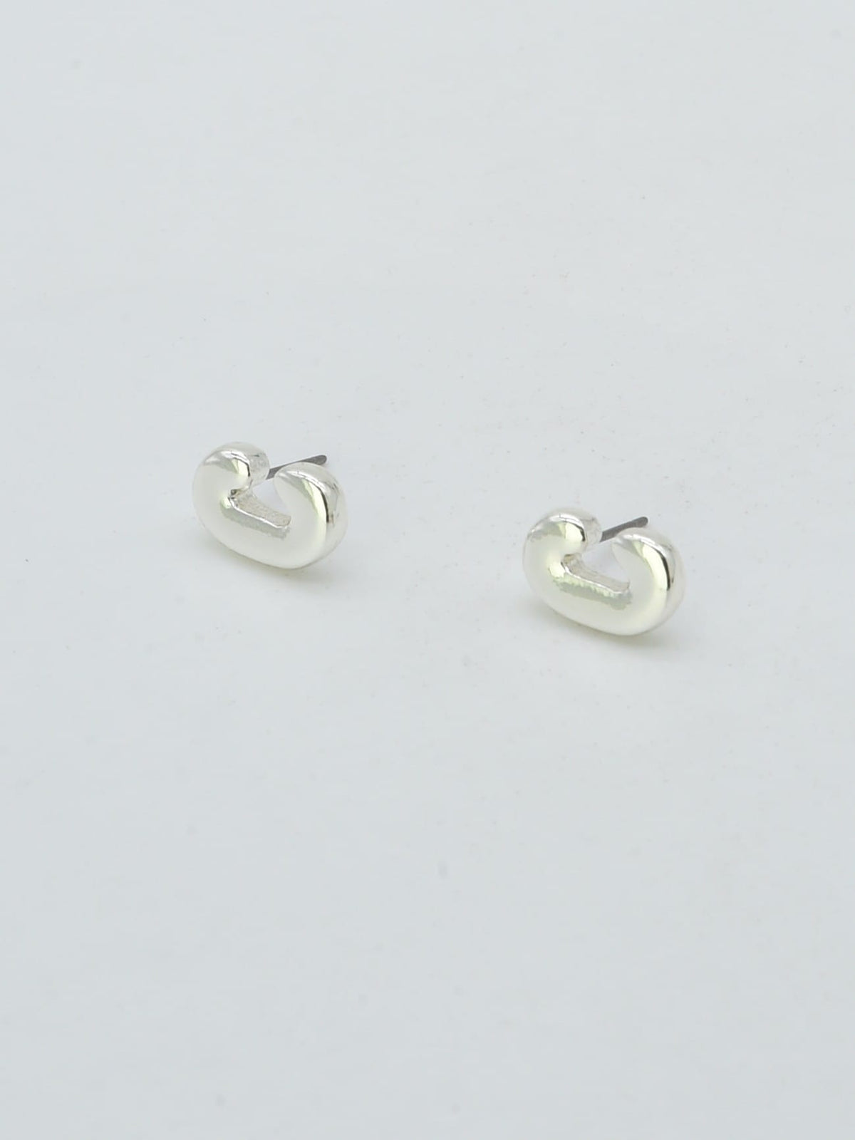 CE3216 Bubble Letter Stud Earrings - MiMi Wholesale