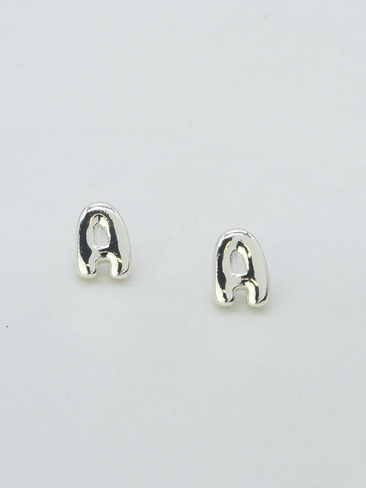 CE3216 Bubble Letter Stud Earrings - MiMi Wholesale