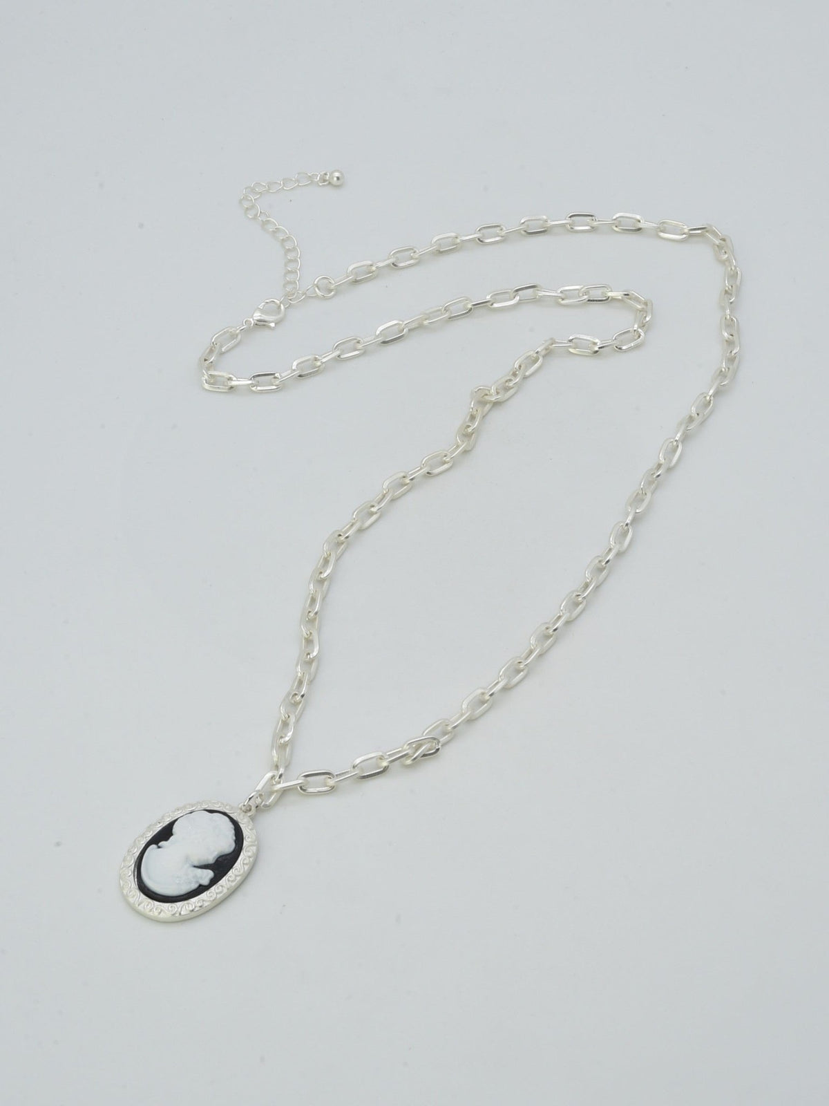 CN4420 Cameo Pendant Necklace - MiMi Wholesale
