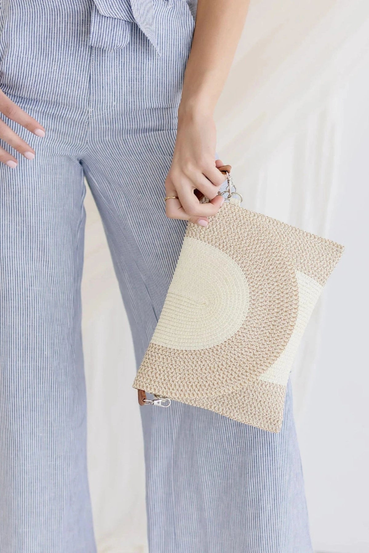 MB0213 Nora Two Tone Straw Crossbody/Clutch - MiMi Wholesale