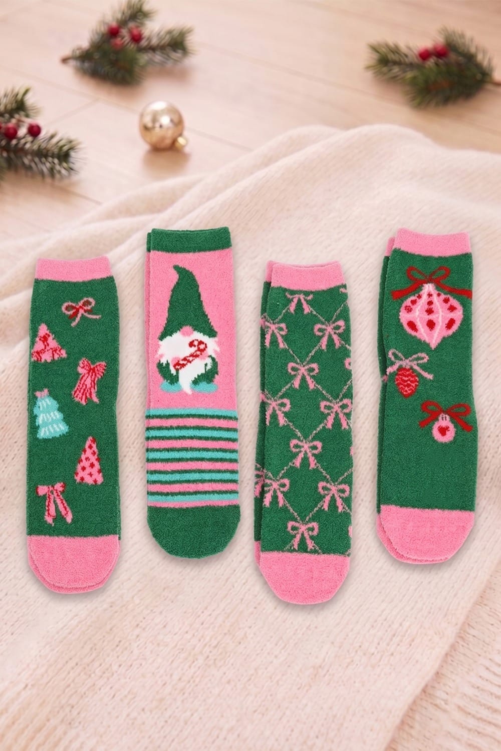 SS1017 Christmas Fuzzy Socks Set - MiMi Wholesale