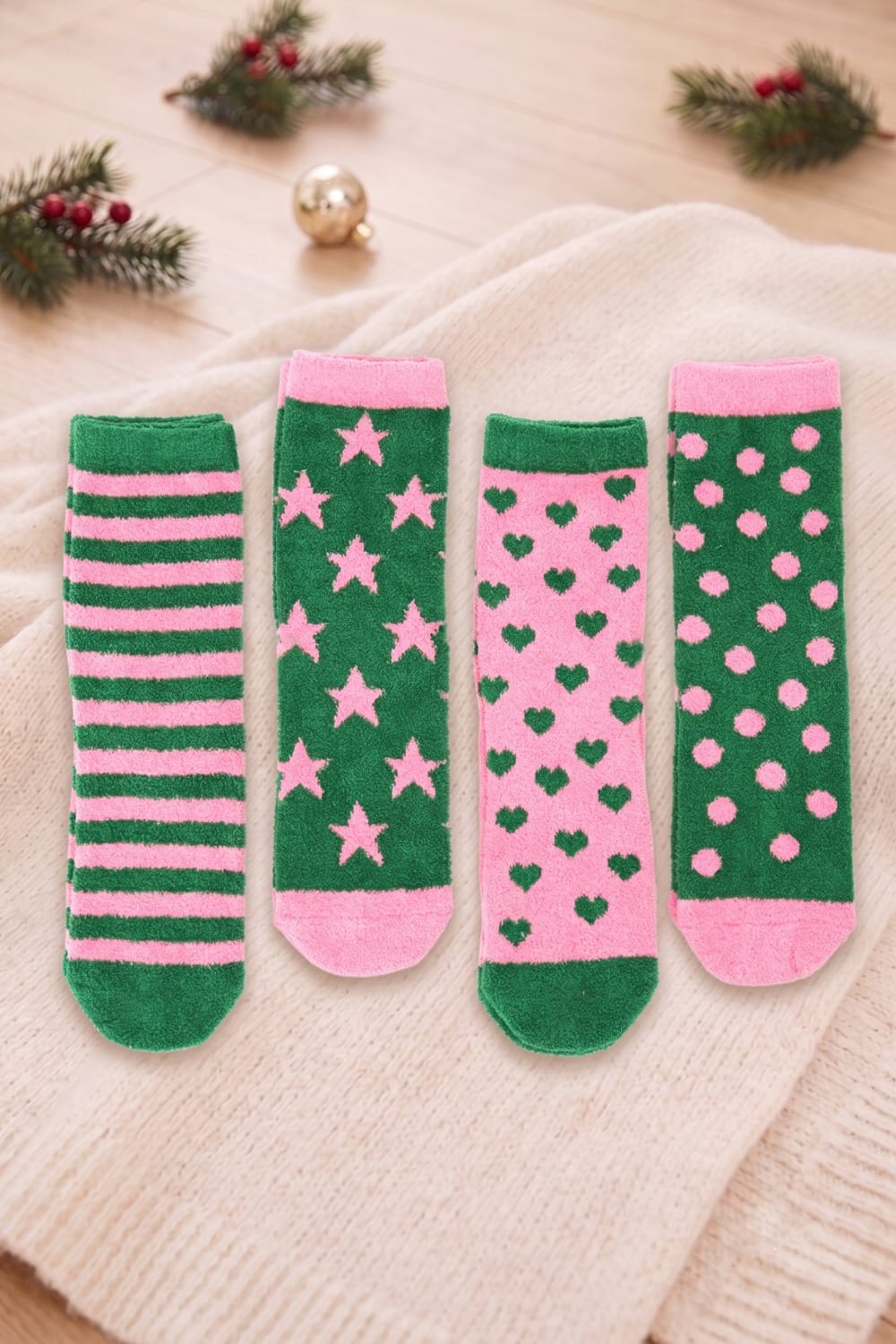 SS1022 Christmas Fuzzy Socks Set - MiMi Wholesale