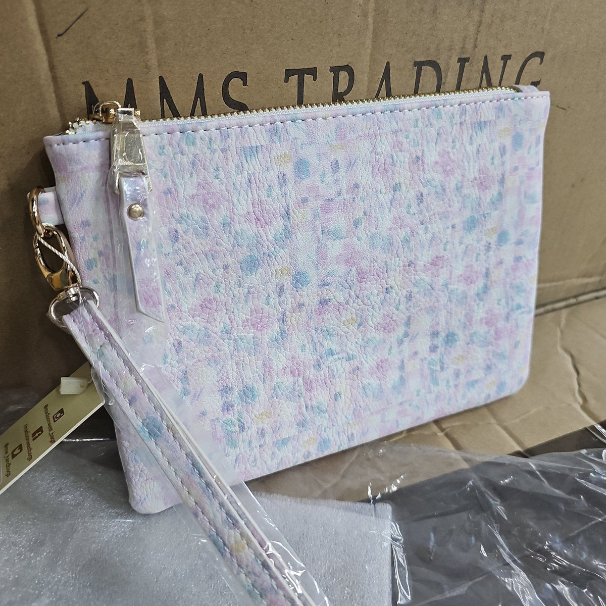 CLW2505 Gingham Clutch With Wristlet - MiMi Wholesale