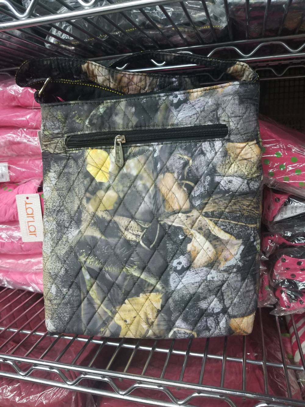 QRC2723 Mountain Camo Quilted Hipster/Messenger - MiMi Wholesale