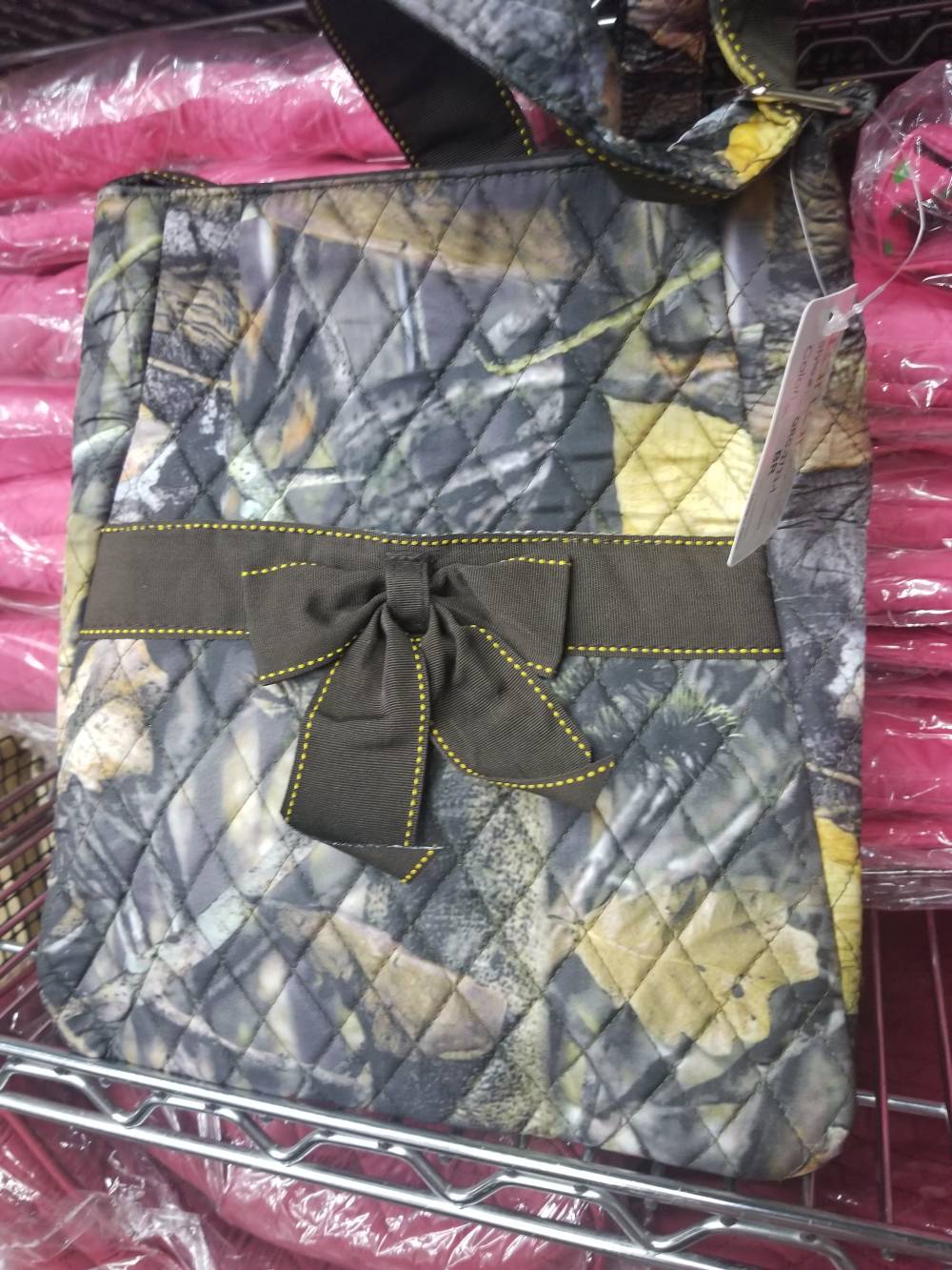 QRC2723 Mountain Camo Quilted Hipster/Messenger - MiMi Wholesale