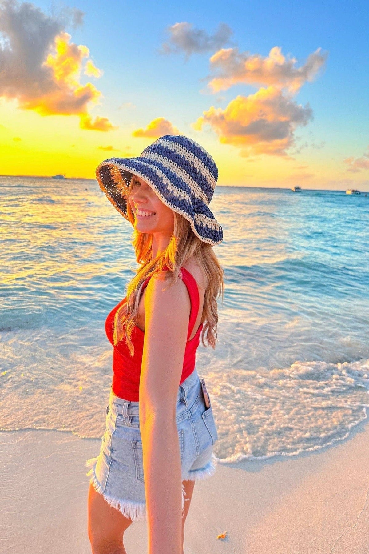 ST4245 Striped Crochet Bucket Hat - MiMi Wholesale