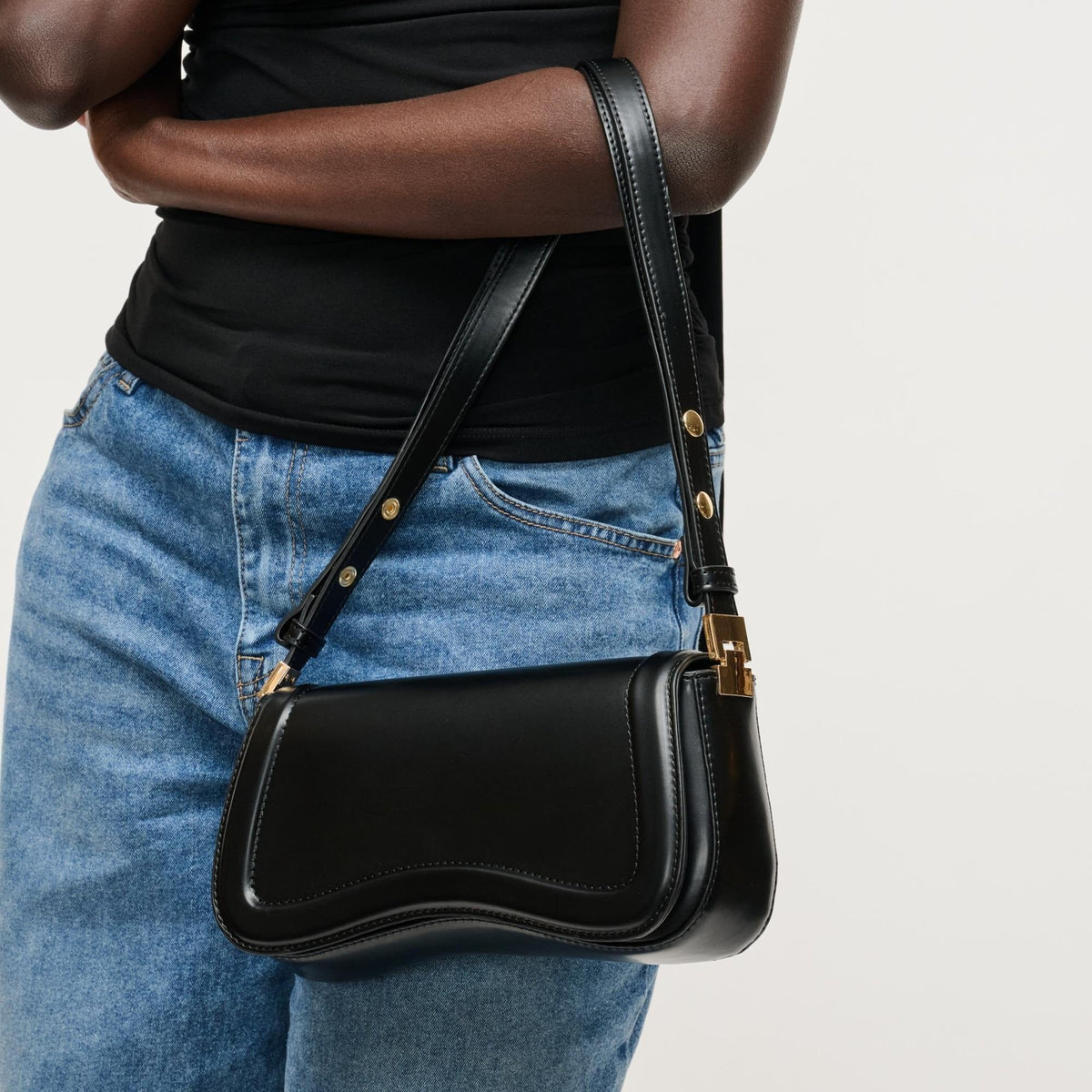 38010 Max Wave Baguette Shoulder Bag - MiMi Wholesale