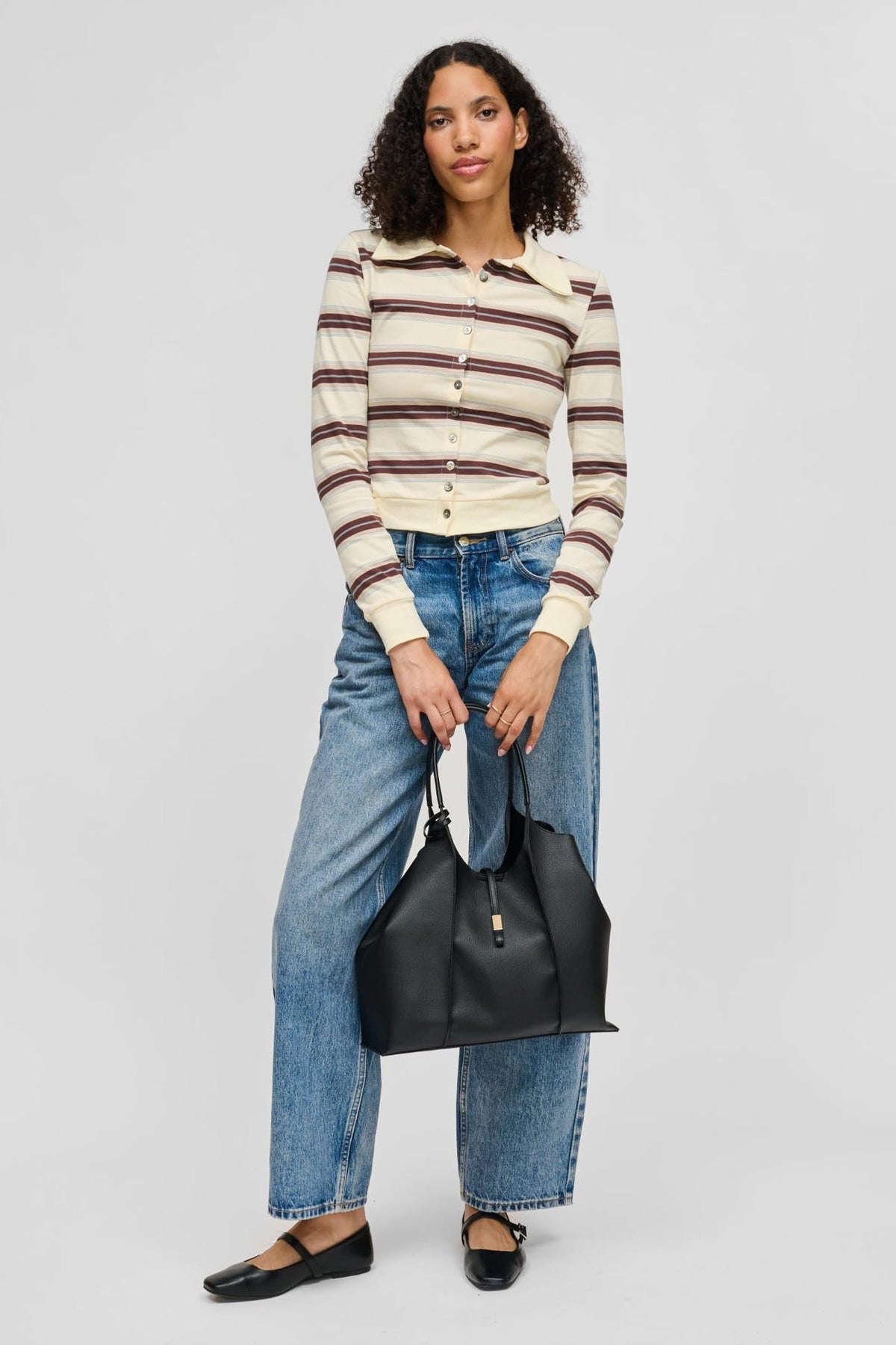 64707 Black bag styled on model, view 4