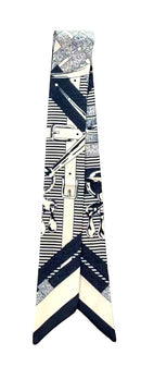 WLLS310 Buckle Skinny Scarf