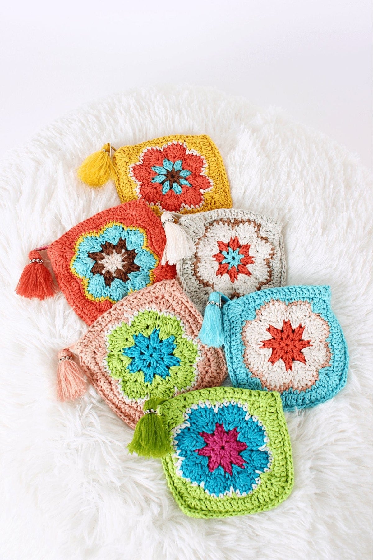 BGAIN274 Rochelle Crochet Flower Coin Pouch - MiMi Wholesale