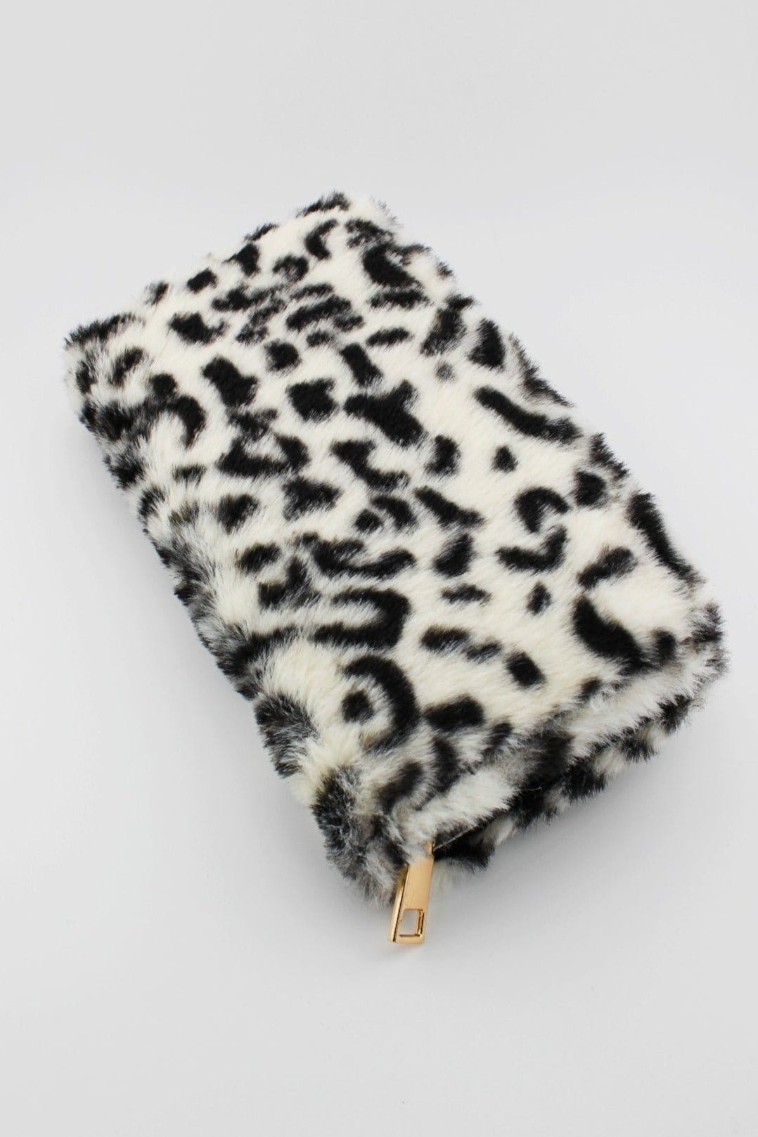 BP041LF Leopard Faux Fur Turn Lock Crossbody Wallet - MiMi Wholesale