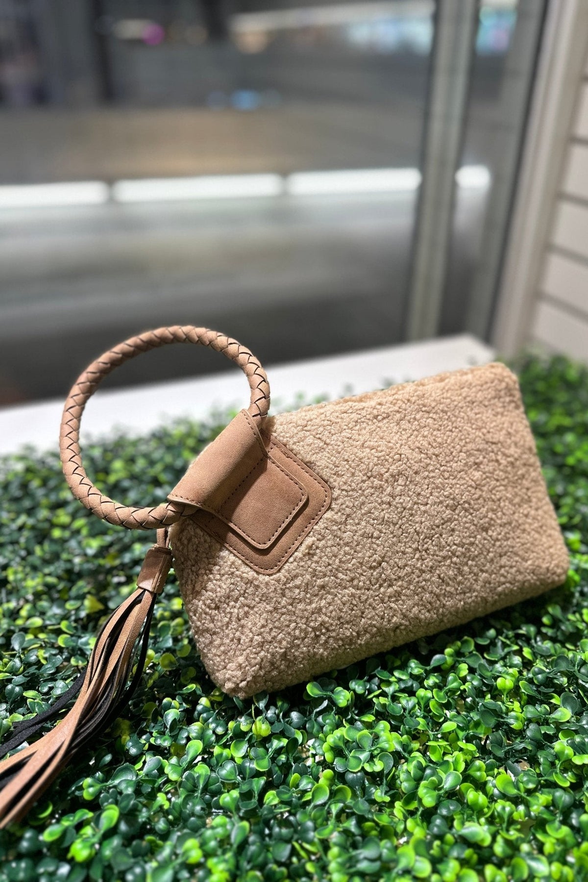 BP204SH Sherpa Cuff Handle Tassel Wristlet/Clutch - MiMi Wholesale