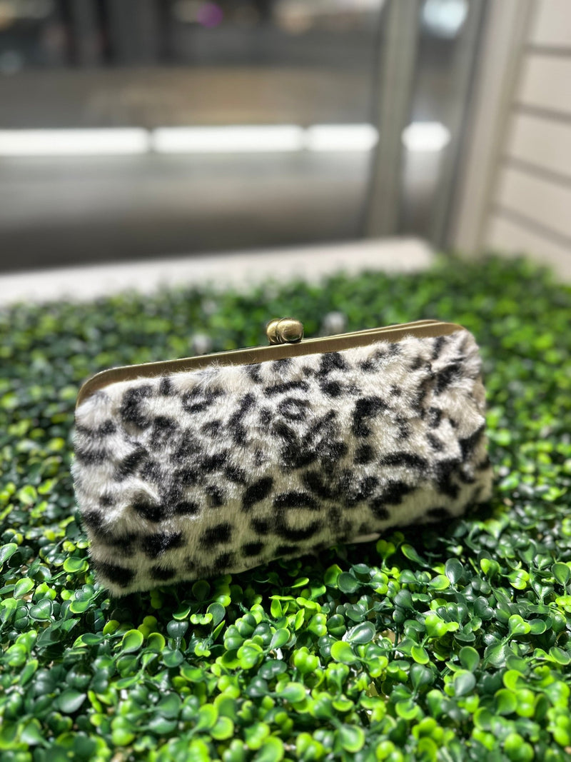 BP208LF Leopard Faux Fur Kiss Lock Clutch - MiMi Wholesale