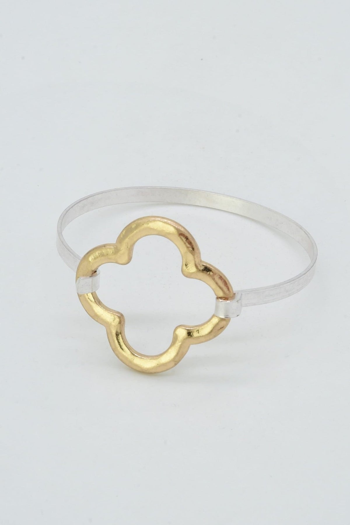 CB2357 Quatrefoil Hook Bracelet - MiMi Wholesale