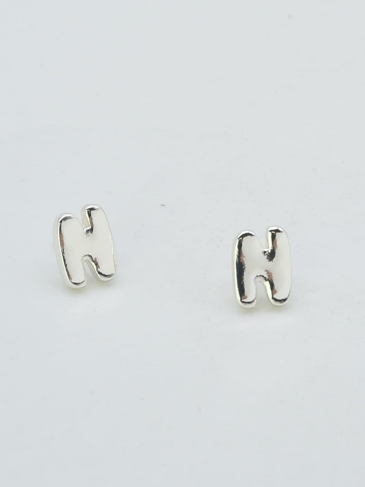 CE3216 Bubble Letter Stud Earrings - MiMi Wholesale