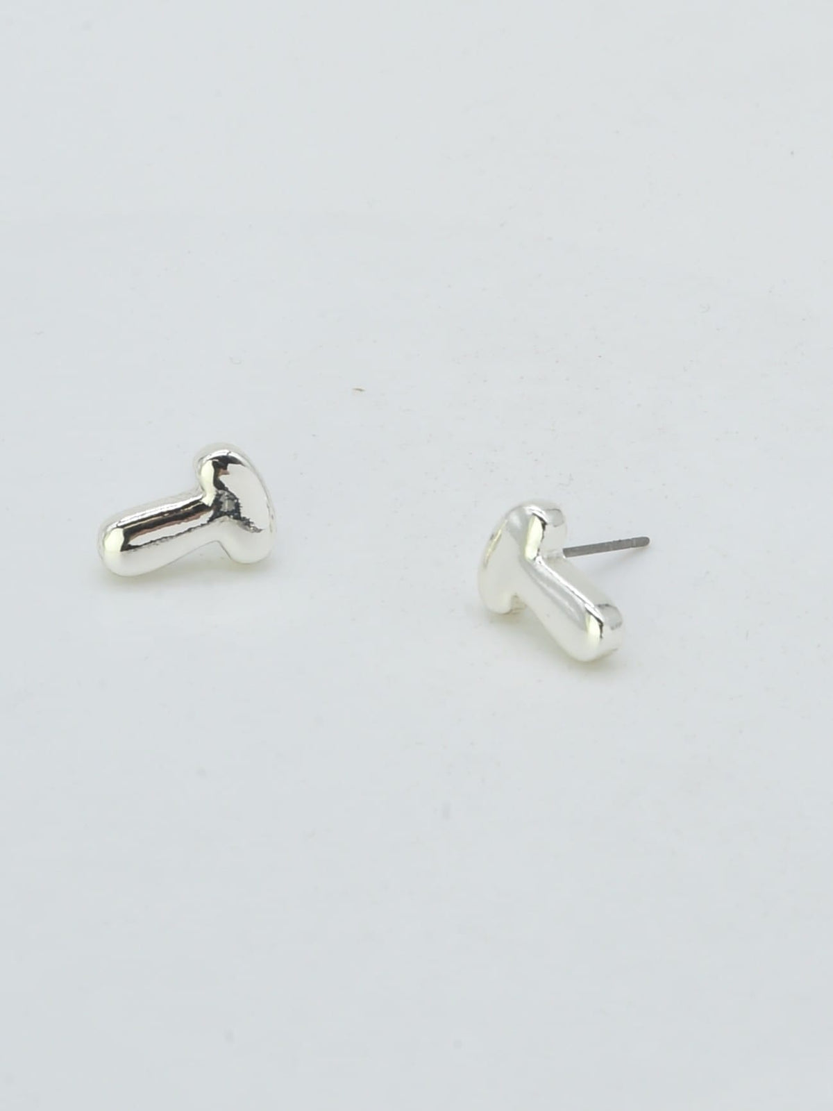 CE3216 Bubble Letter Stud Earrings - MiMi Wholesale