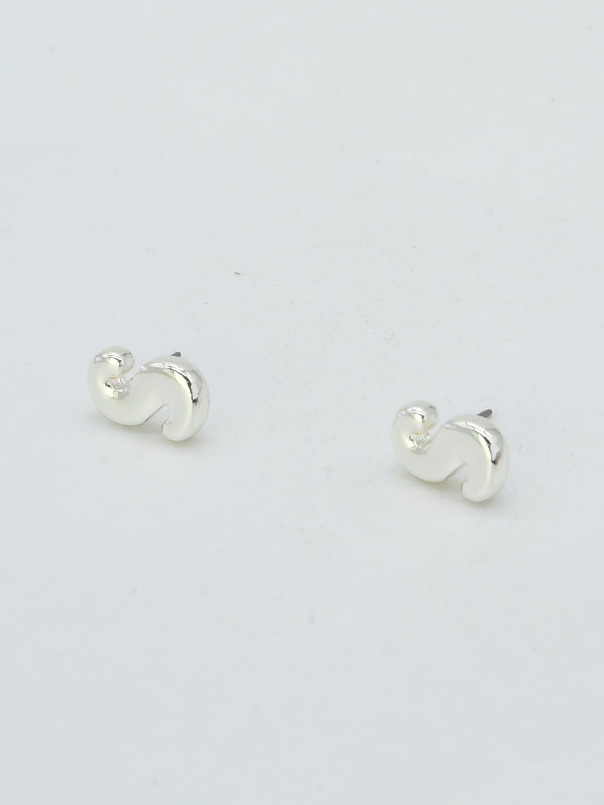 CE3216 Bubble Letter Stud Earrings - MiMi Wholesale
