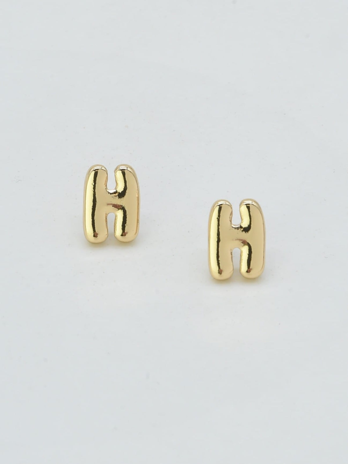 CE3216 Bubble Letter Stud Earrings - MiMi Wholesale