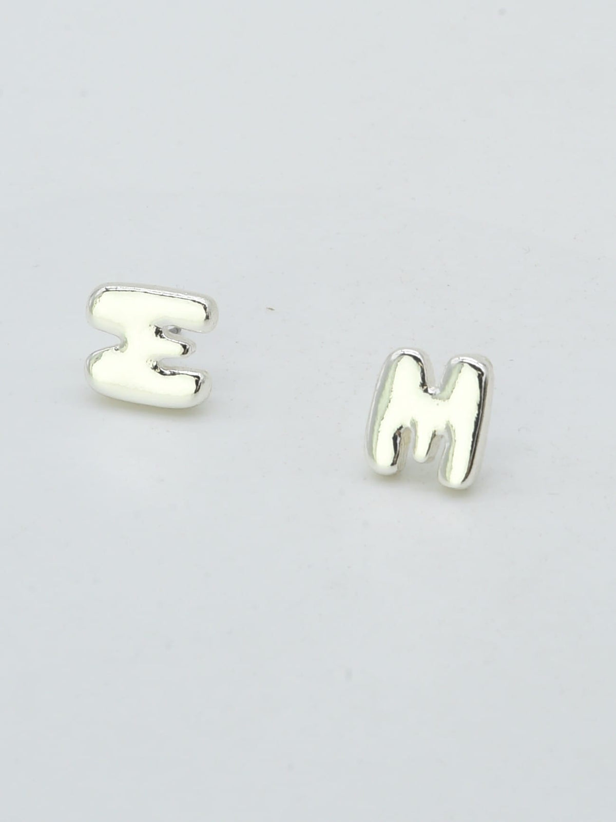 CE3216 Bubble Letter Stud Earrings - MiMi Wholesale