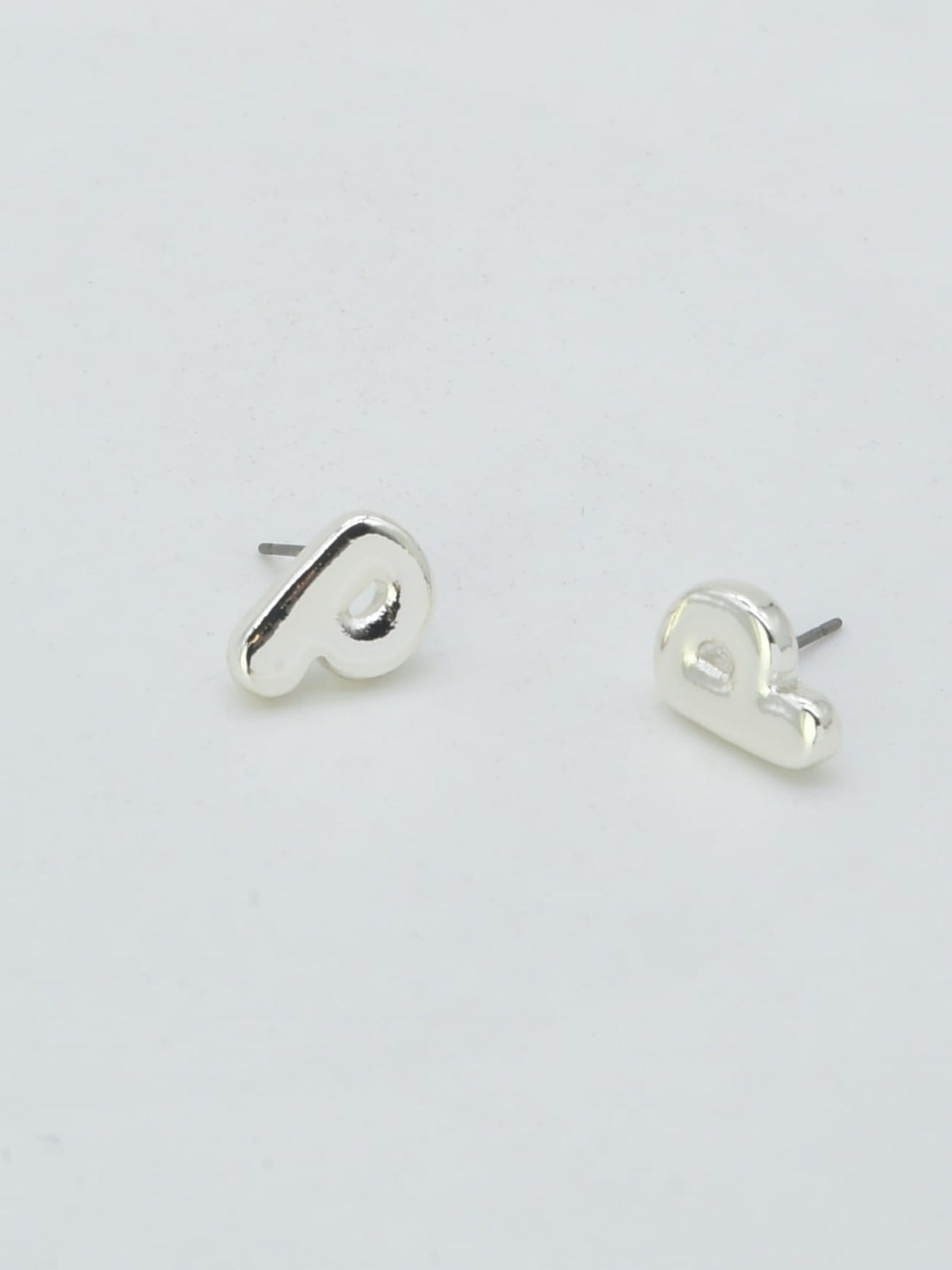 CE3216 Bubble Letter Stud Earrings - MiMi Wholesale