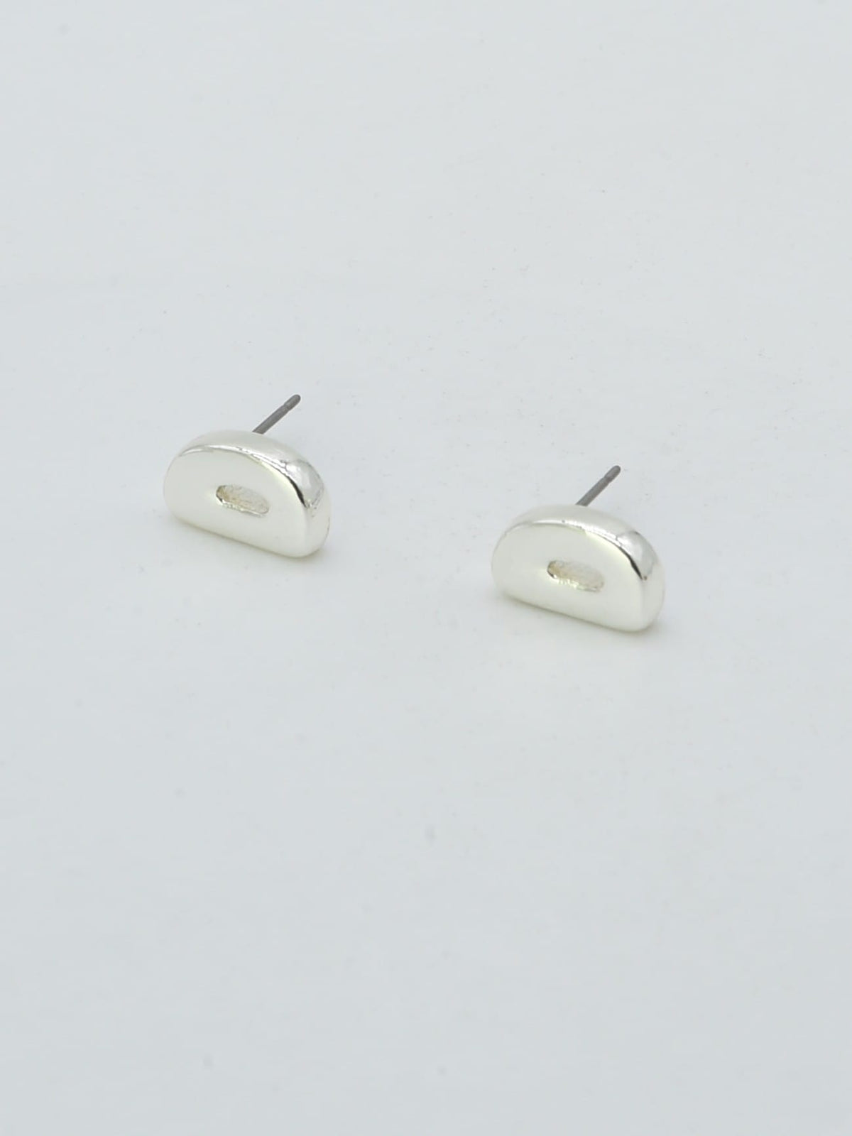 CE3216 Bubble Letter Stud Earrings - MiMi Wholesale