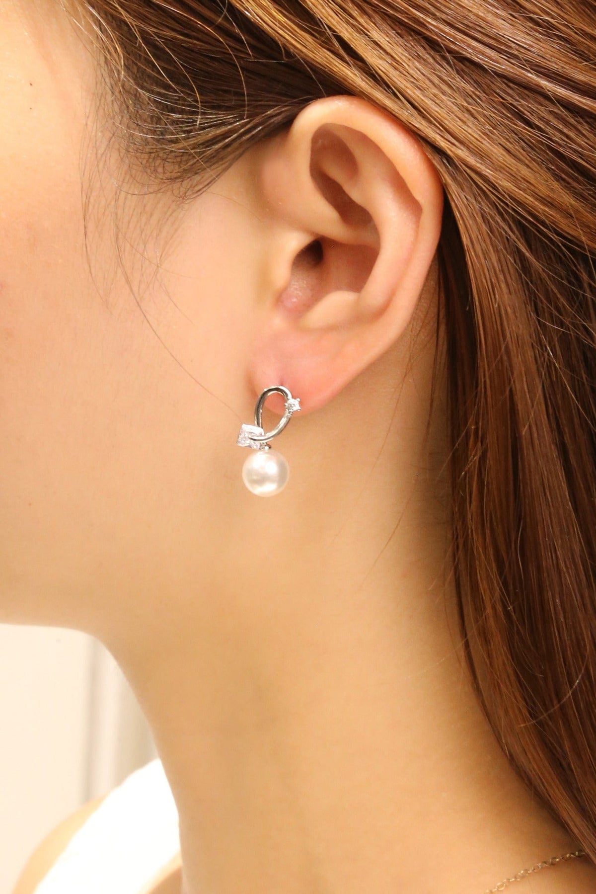 DJE310720 14K Curling Pearl Drop Post Earrings - MiMi Wholesale