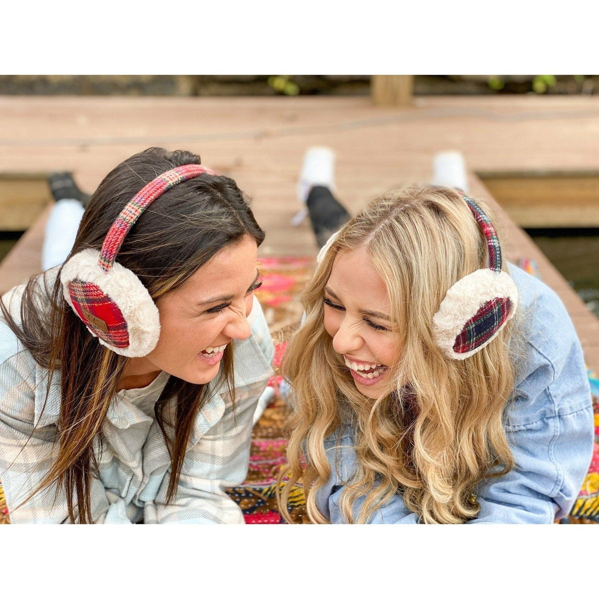 EM2339 Plaid Pattern Earmuffs - MiMi Wholesale