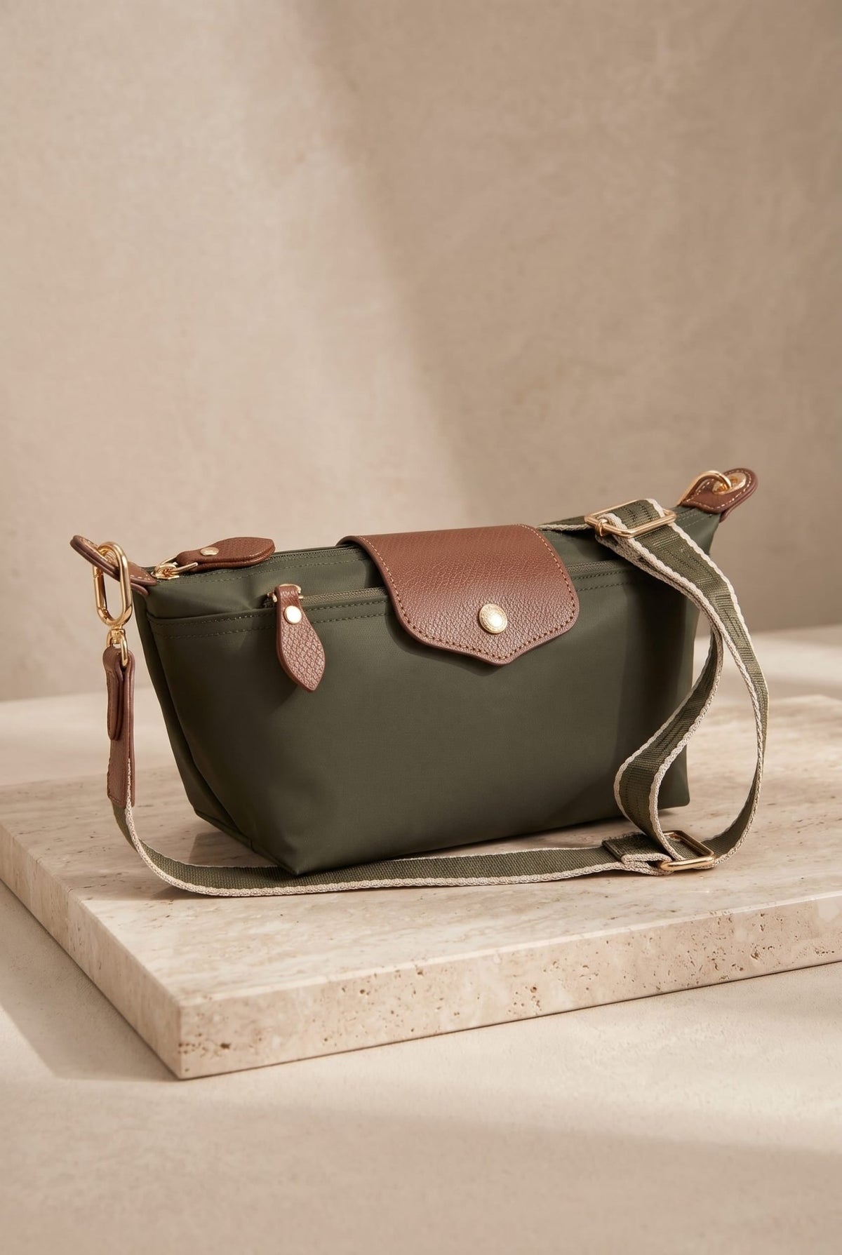 HM787 Ciara Nylon Crossbody Bag - MiMi Wholesale