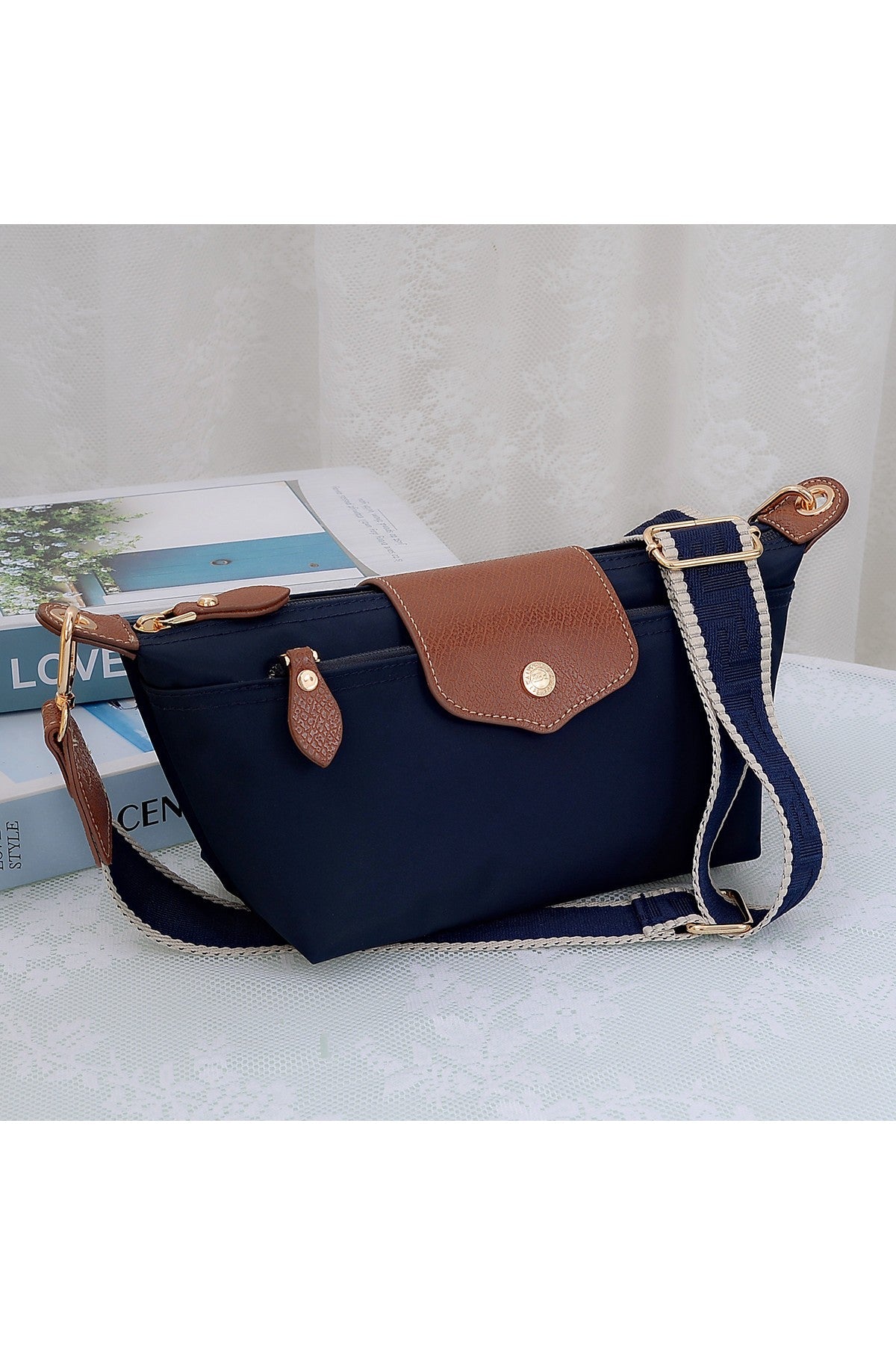 HM787 Ciara Nylon Crossbody Bag - MiMi Wholesale