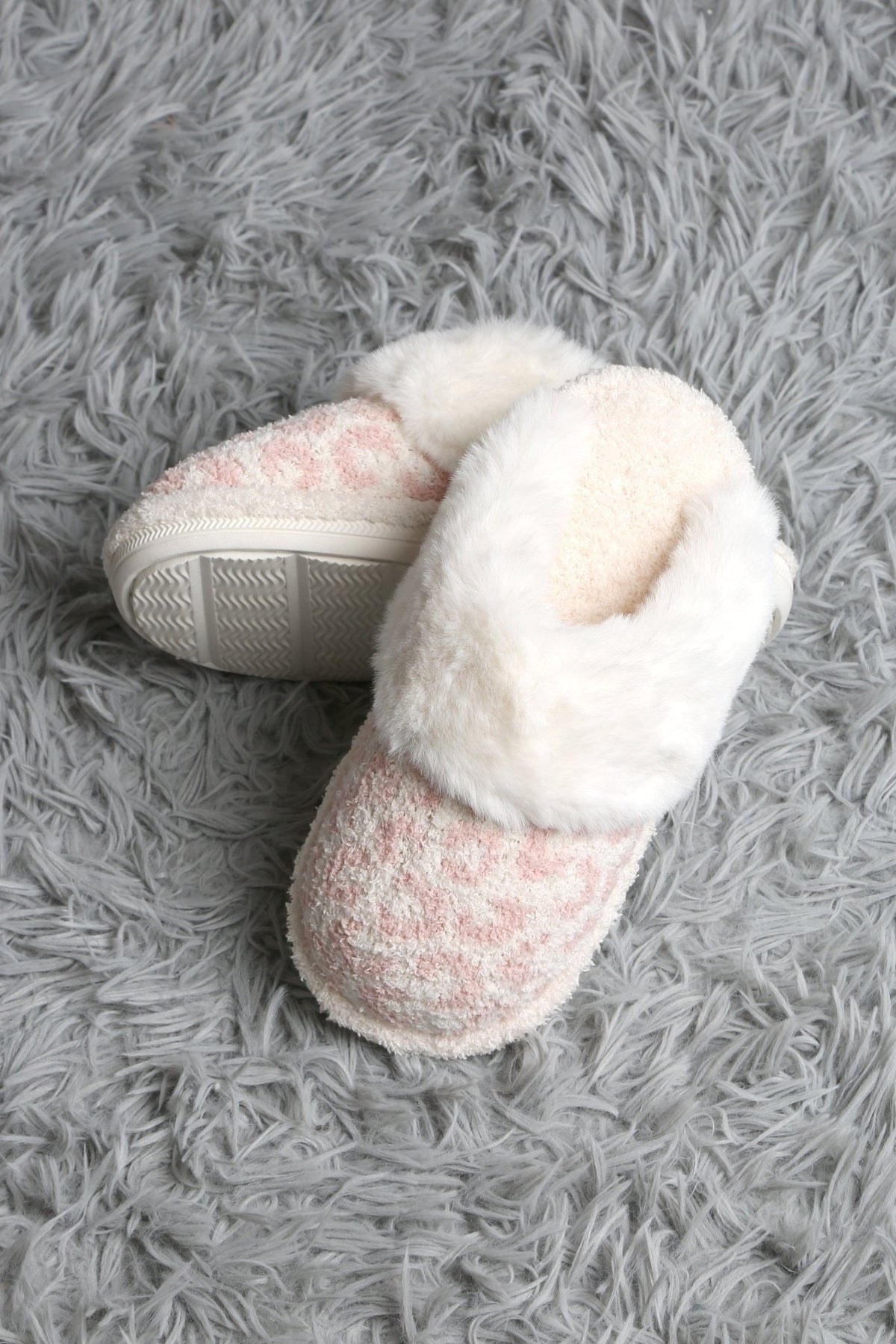 JCL6125 Super Lux Leopard Faux Fur Cuff Slippers - MiMi Wholesale