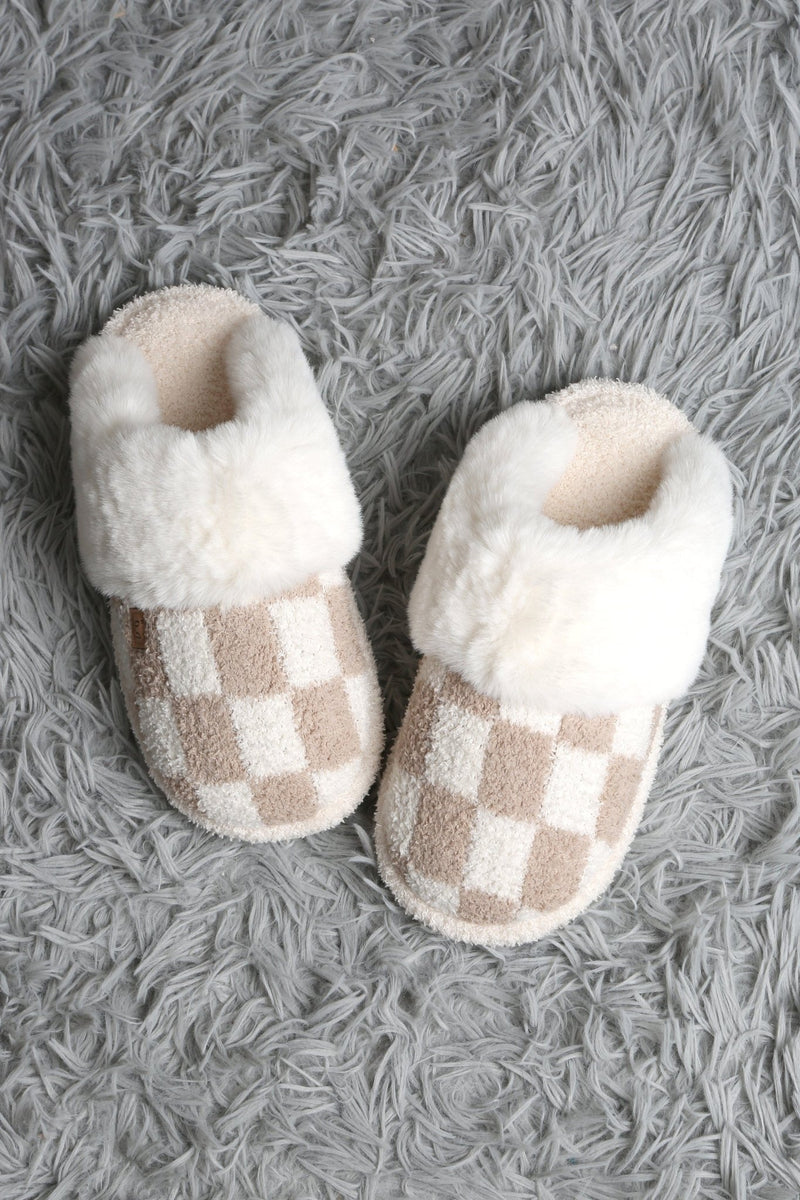 JCL6126 Super Lux Checker Faux Fur Cuff Slippers - MiMi Wholesale