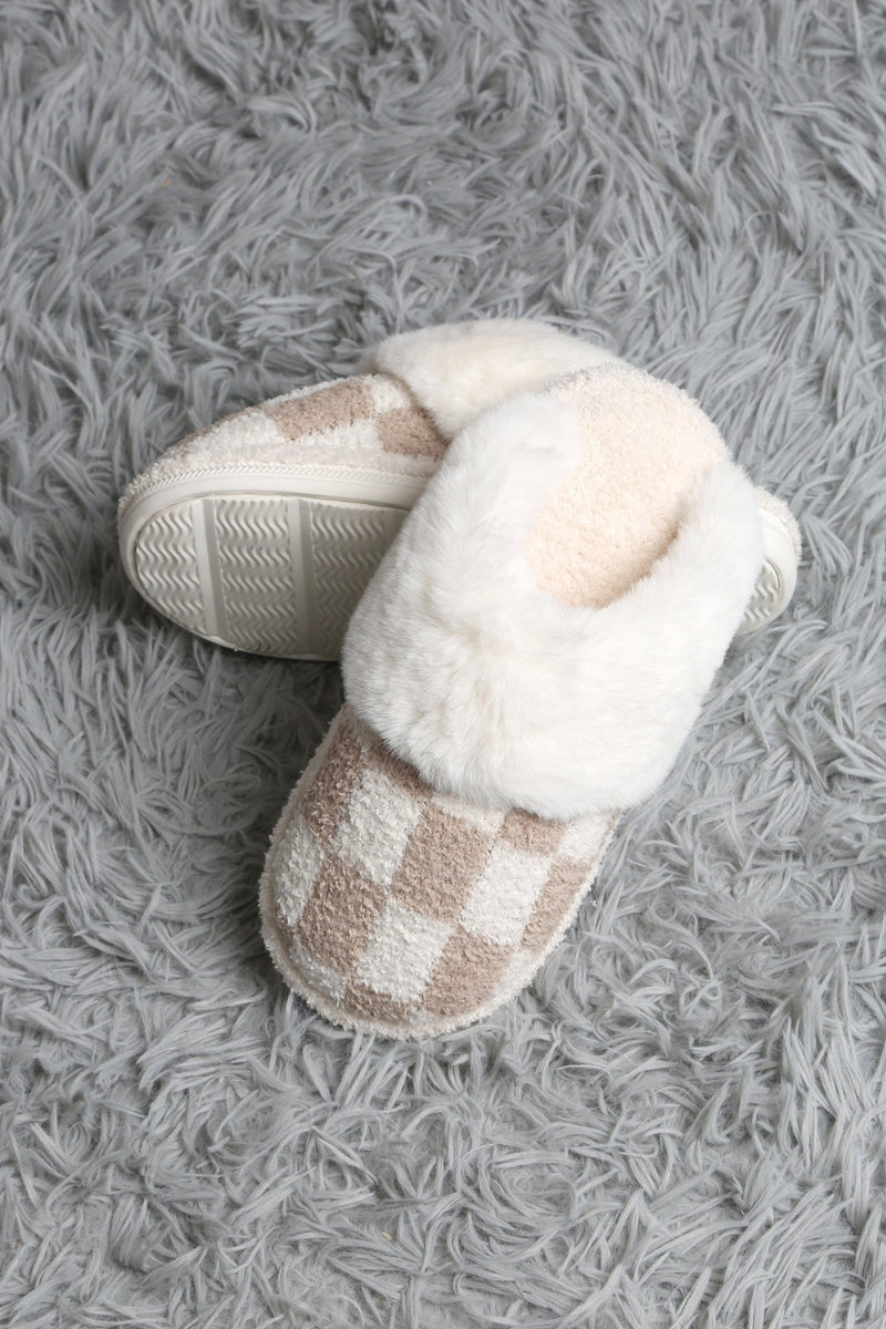 JCL6126 Super Lux Checker Faux Fur Cuff Slippers - MiMi Wholesale