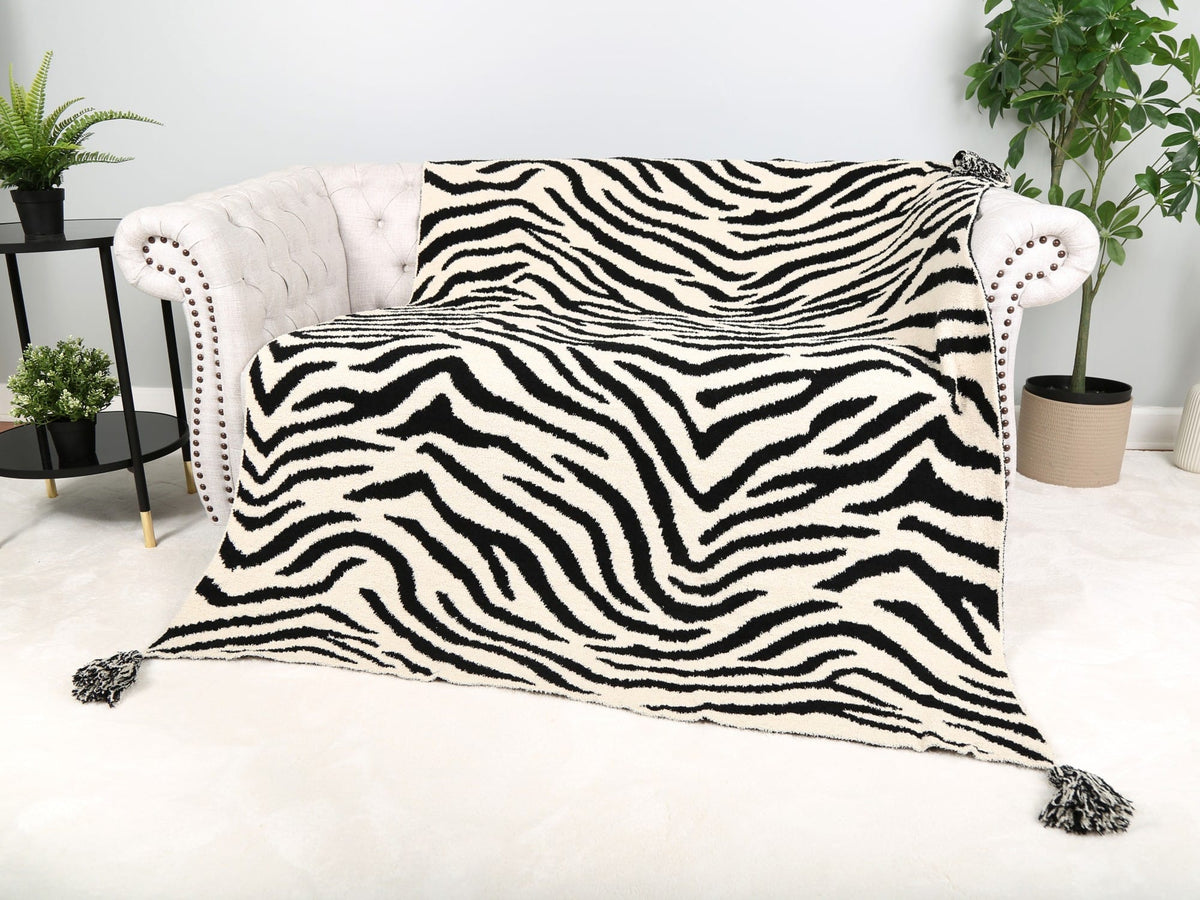 JCL6309 Tiger Tassel Throw Blanket - MiMi Wholesale