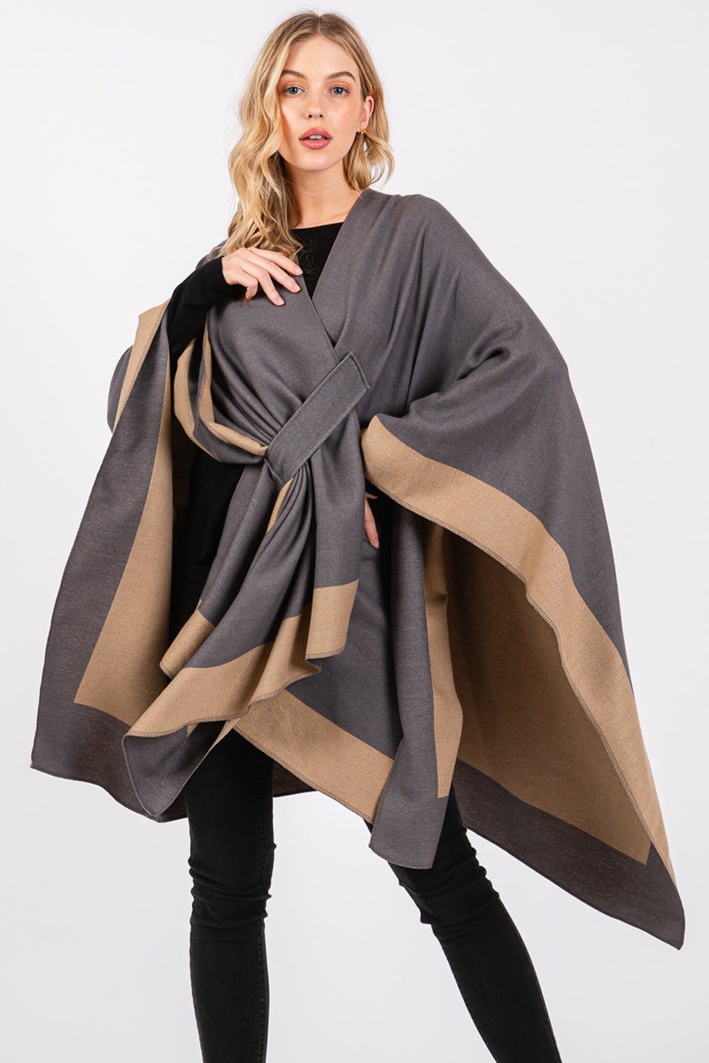 MS0393 Two Tone Pull Through Ruana - MiMi Wholesale