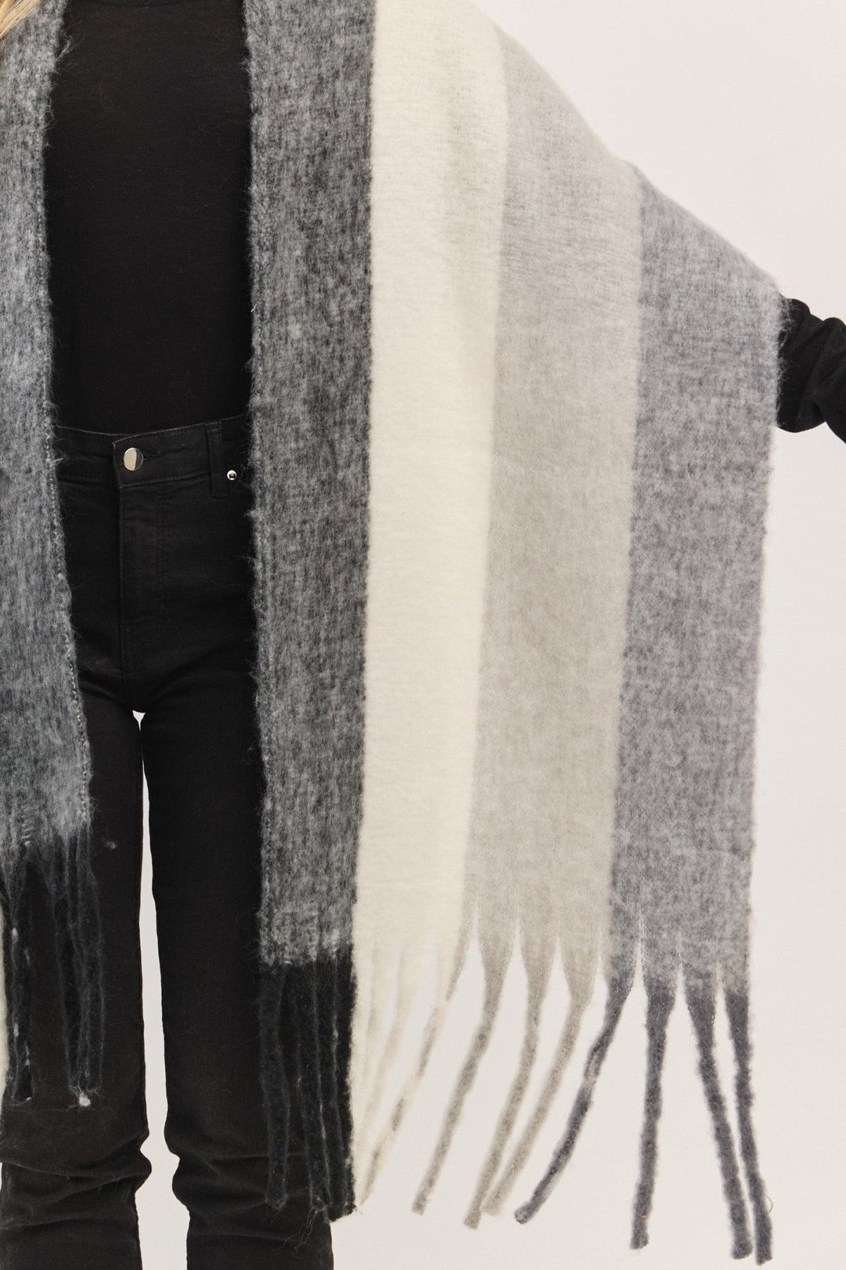 MS0452 Solid Brushed Fringe Scarf - MiMi Wholesale