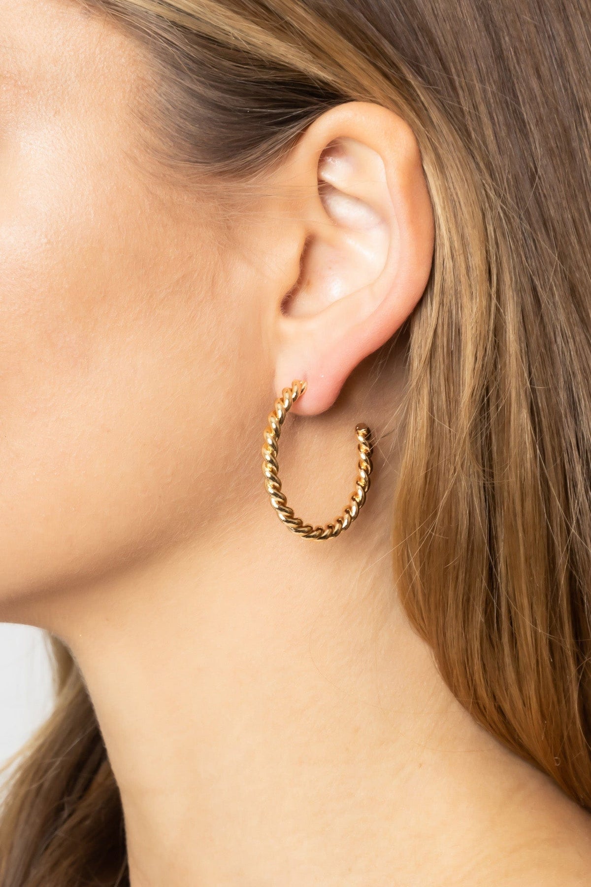 SJE310010 14K Metal Post Hoops - MiMi Wholesale