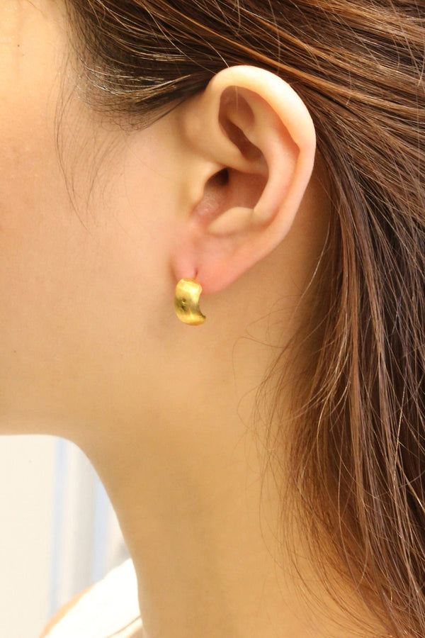 SJE310210 14K Gold-Dipped Wide Hoop Post Earrings - MiMi Wholesale