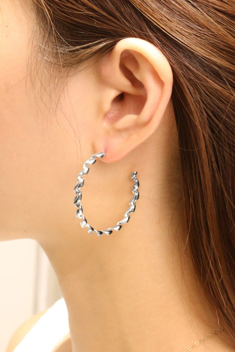 SJE310337 14K Twist Hoop Earrings - MiMi Wholesale