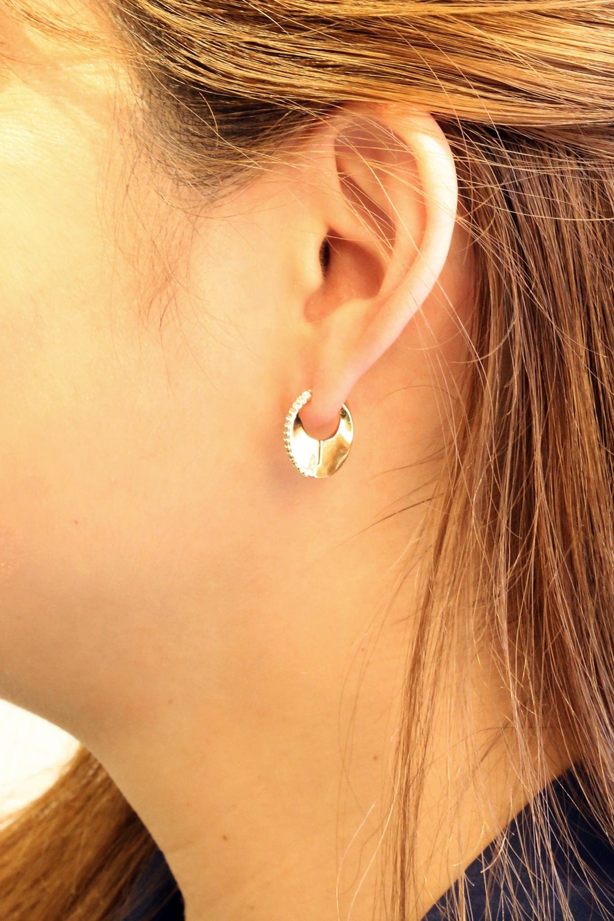 SJE310653 14K Slim Hoop Huggie Earrings - MiMi Wholesale