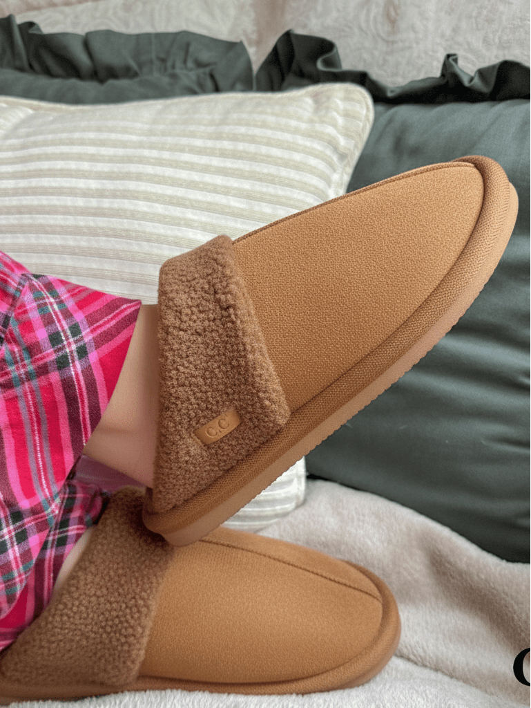 SPE0005 Suede Sherpa Slippers - MiMi Wholesale