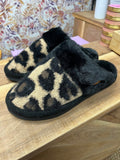 SPE2061 Knitted Leopard Furry Slippers - MiMi Wholesale