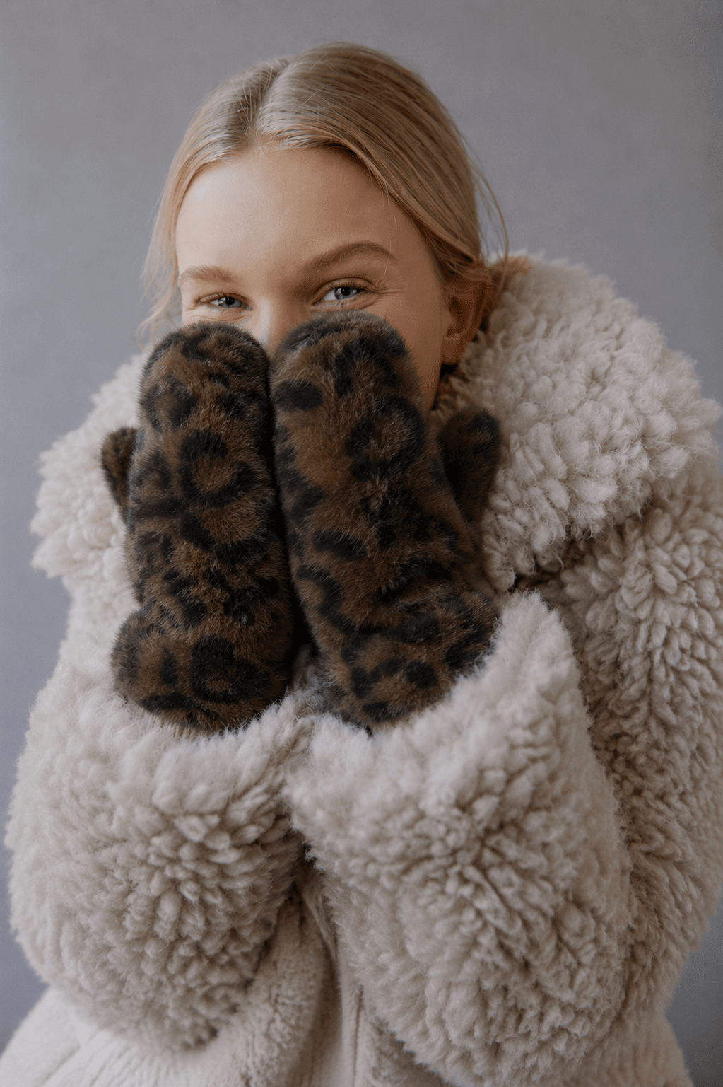 WGMS645 Anna Leopard Fur Mittens - MiMi Wholesale