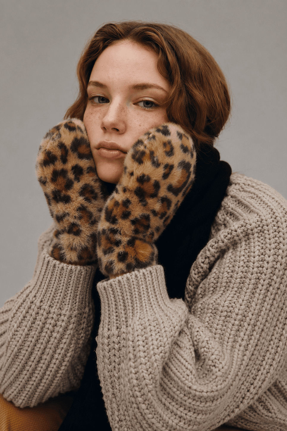 WGMS645 Anna Leopard Fur Mittens - MiMi Wholesale