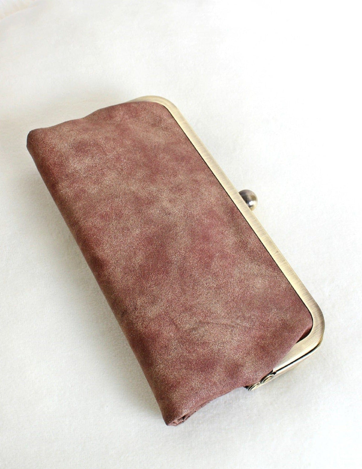 BP208 Karen Kiss Lock Clutch - MiMi Wholesale
