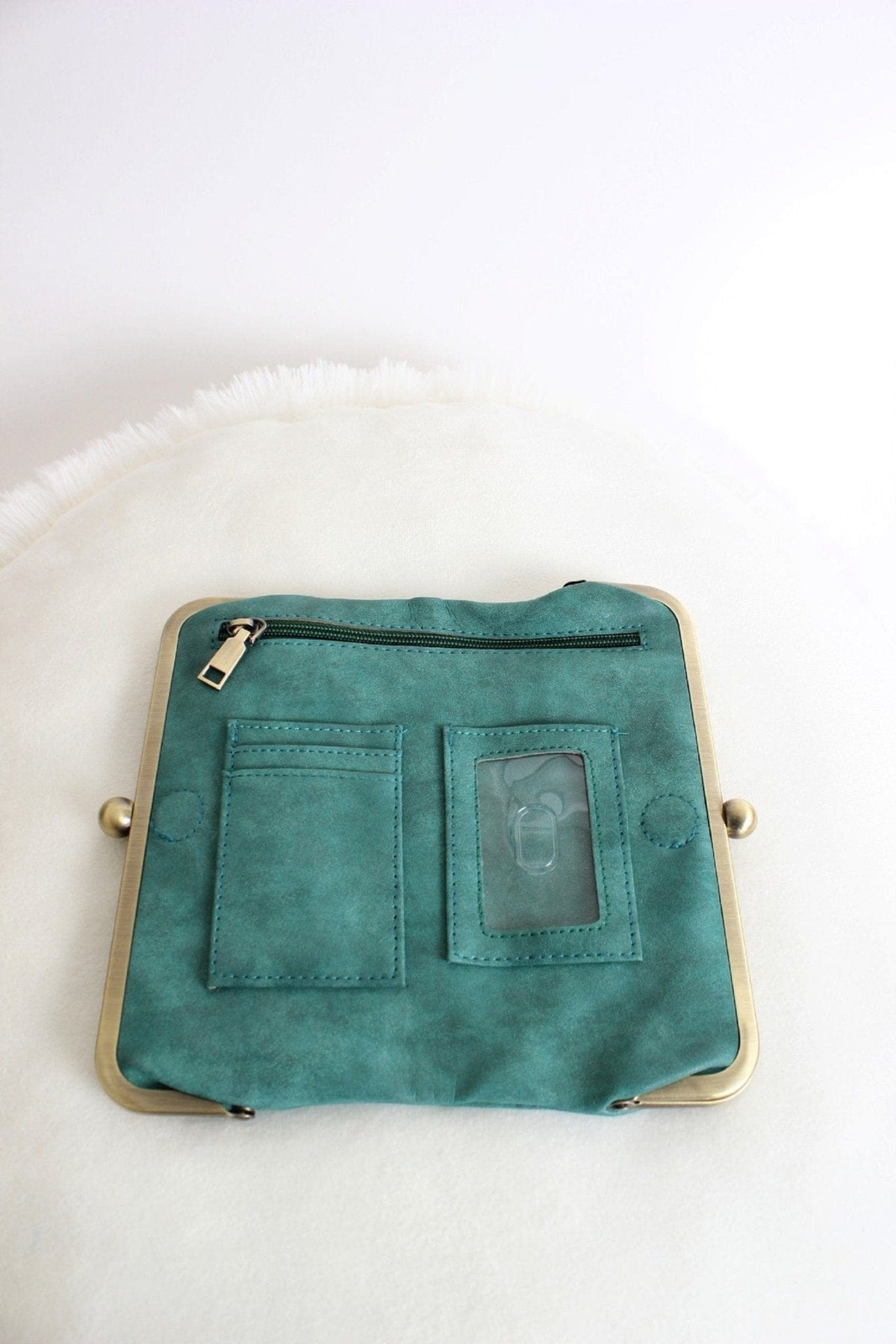 BP208 Karen Kiss Lock Clutch - MiMi Wholesale