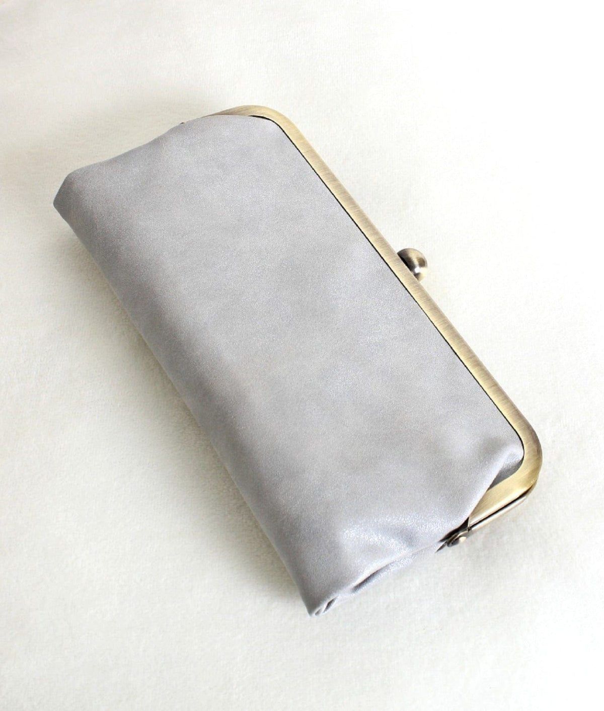 BP208 Karen Kiss Lock Clutch - MiMi Wholesale